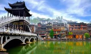 凤凰古城属于哪个市